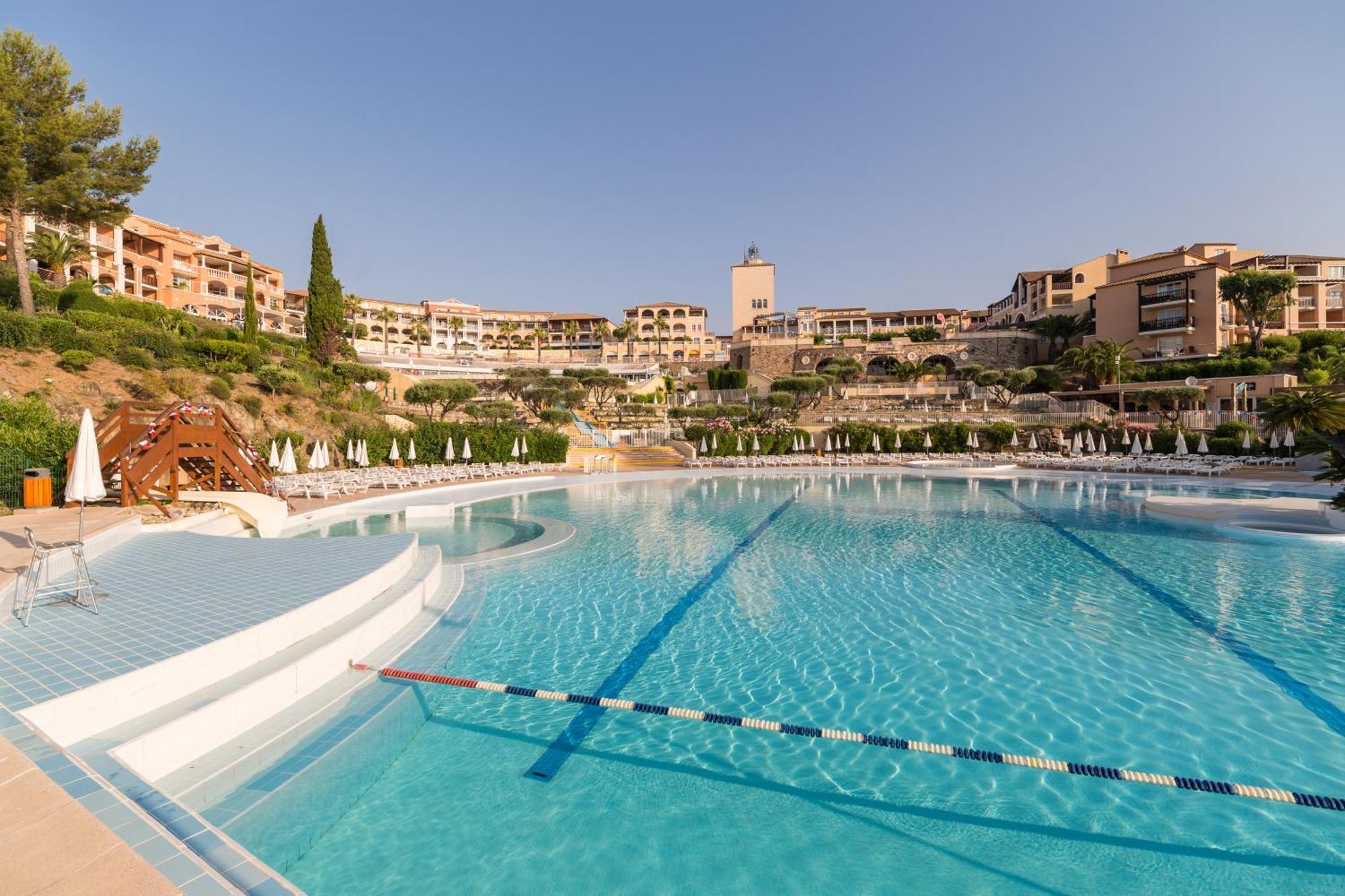 Hotel De L'Esterel Pierre & Vacances Saint-Raphaël Buitenkant foto