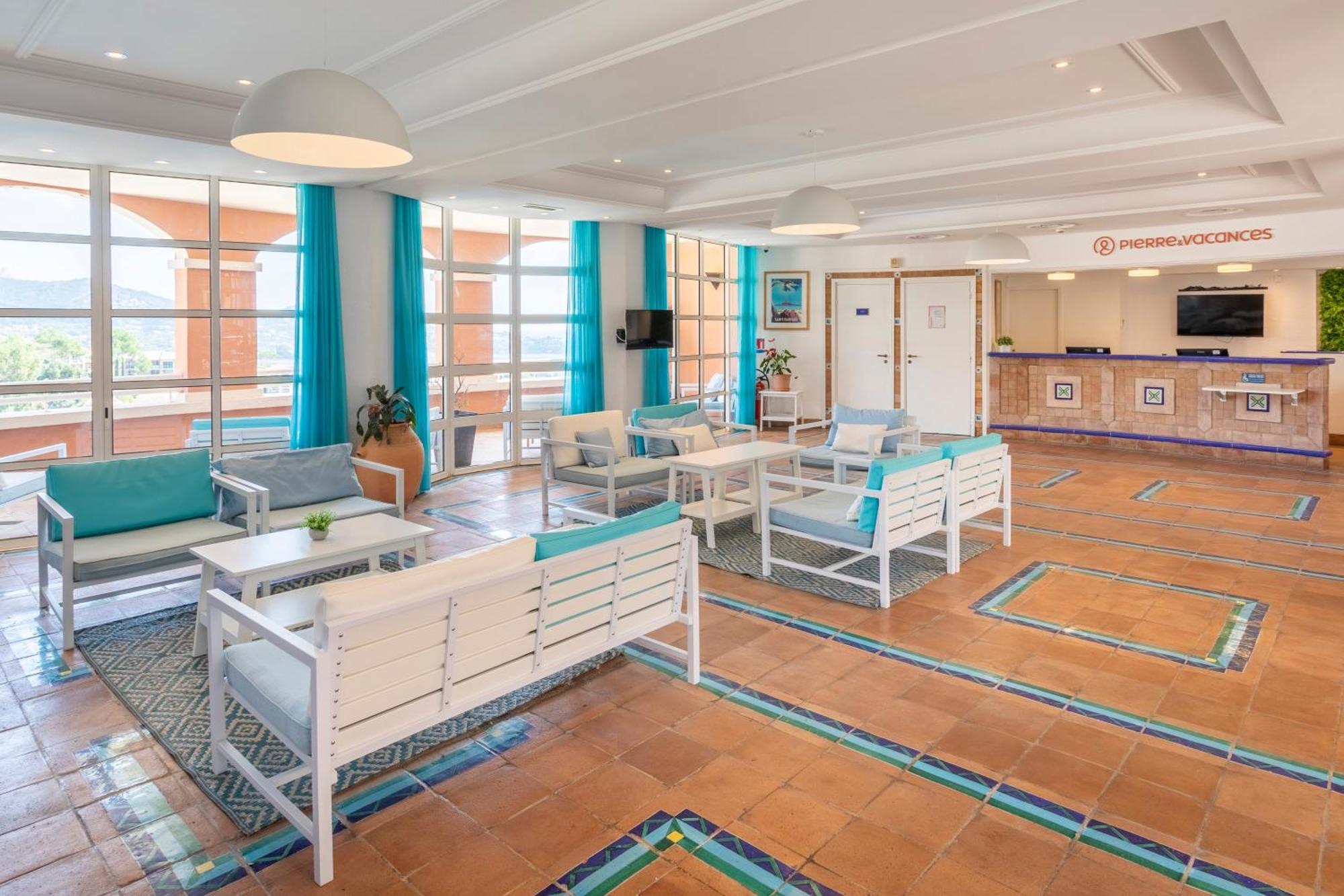 Hotel De L'Esterel Pierre & Vacances Saint-Raphaël Buitenkant foto
